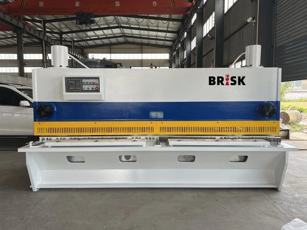 sheet metal guillotine 2.jpg